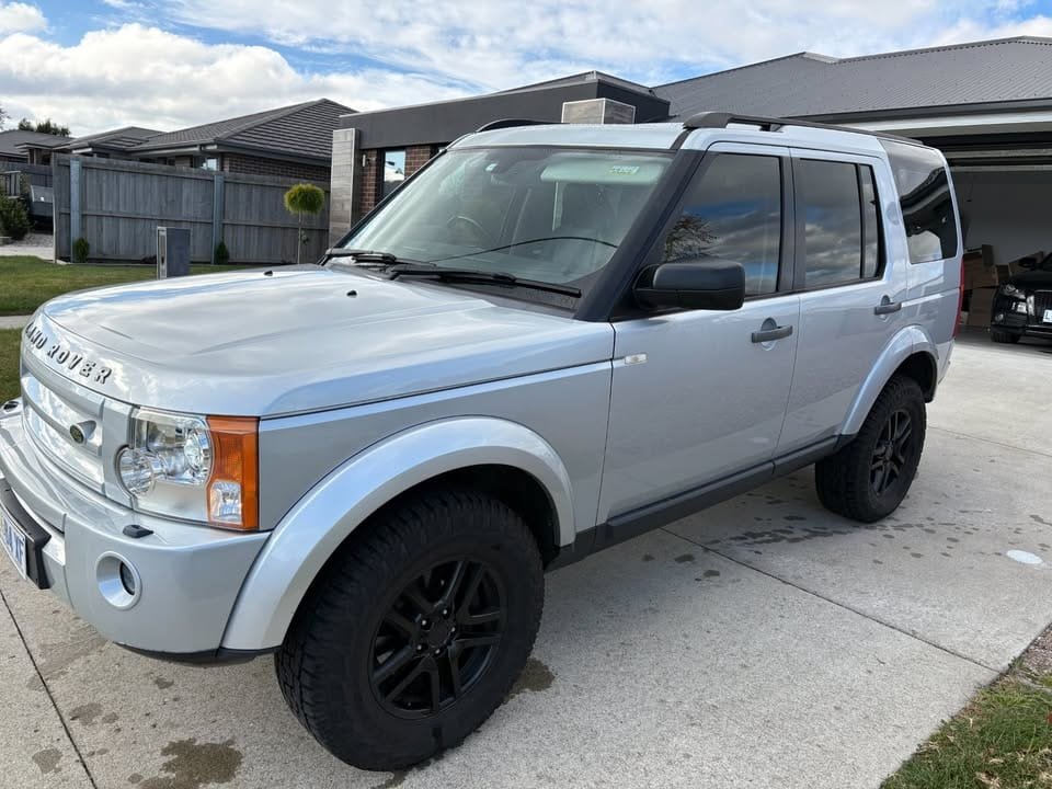 Second Hand 2019 Land Rover Discovery Sport For Sale in Adelaide 1 AYEE122-Second Hand 2019 Land Rover Discovery Sport For Sale in Adelaide (2)