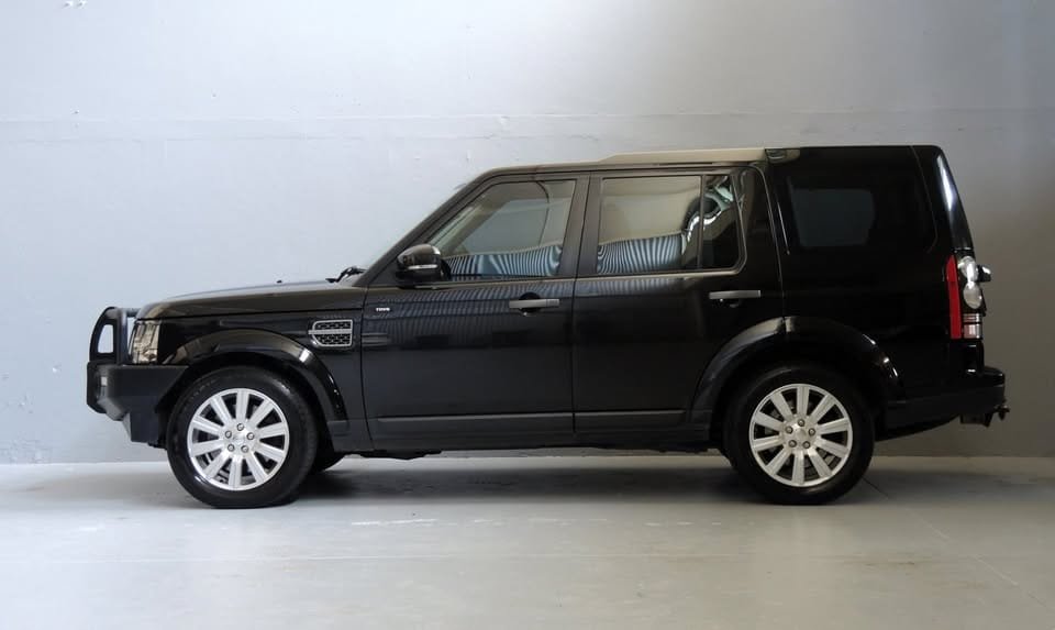 Second Hand 2014 Land Rover Discovery 4 TDV6 For Sale in Newcastle, NSW 1 AYEE-Second Hand 2014 Land Rover Discovery 4 TDV6 For Sale in Newcastle, NSW (3)